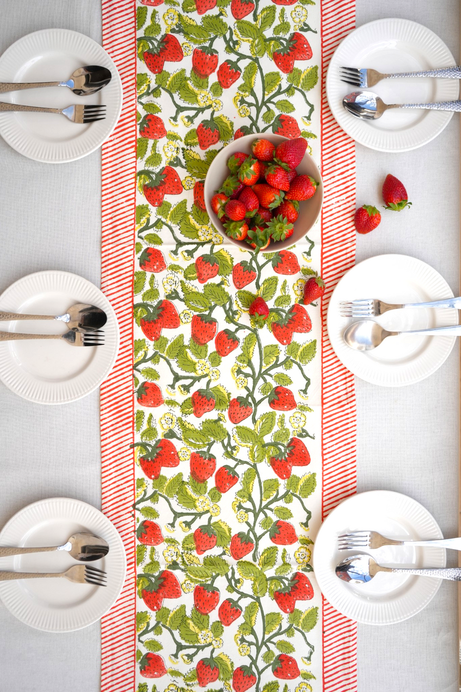 Strawberry feast Table runner