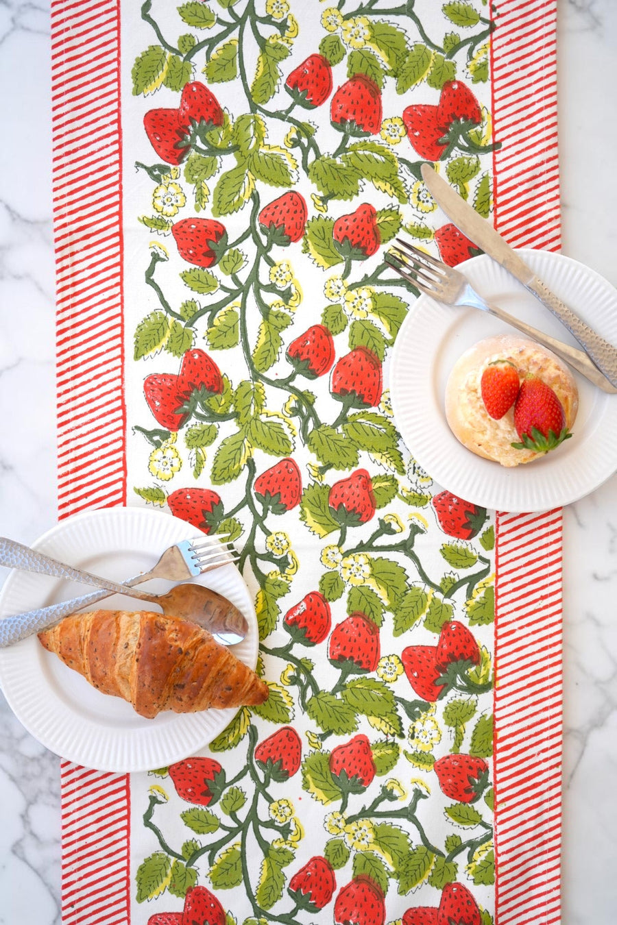 Strawberry feast Table runner