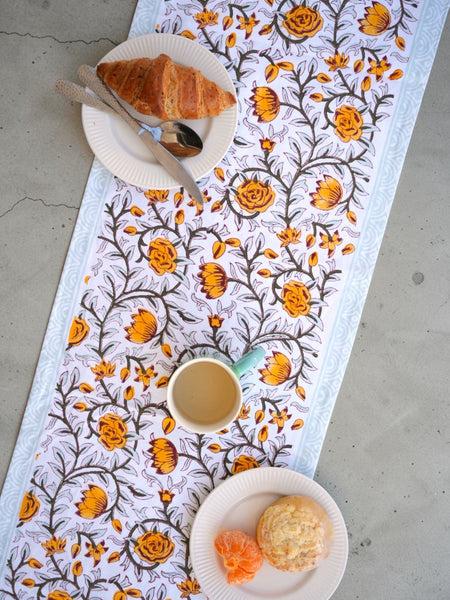 Rose garden Table Runner