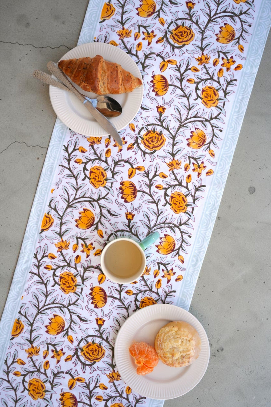 Rose garden Table Runner