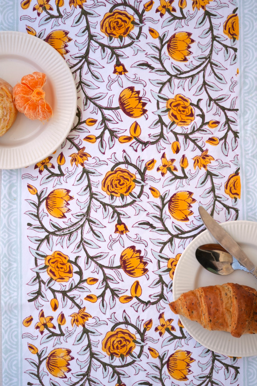 Rose garden Table Runner