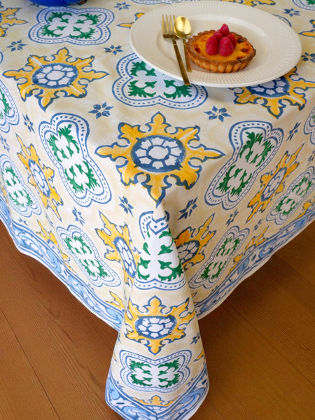 Alfama's Memory Tablecloth