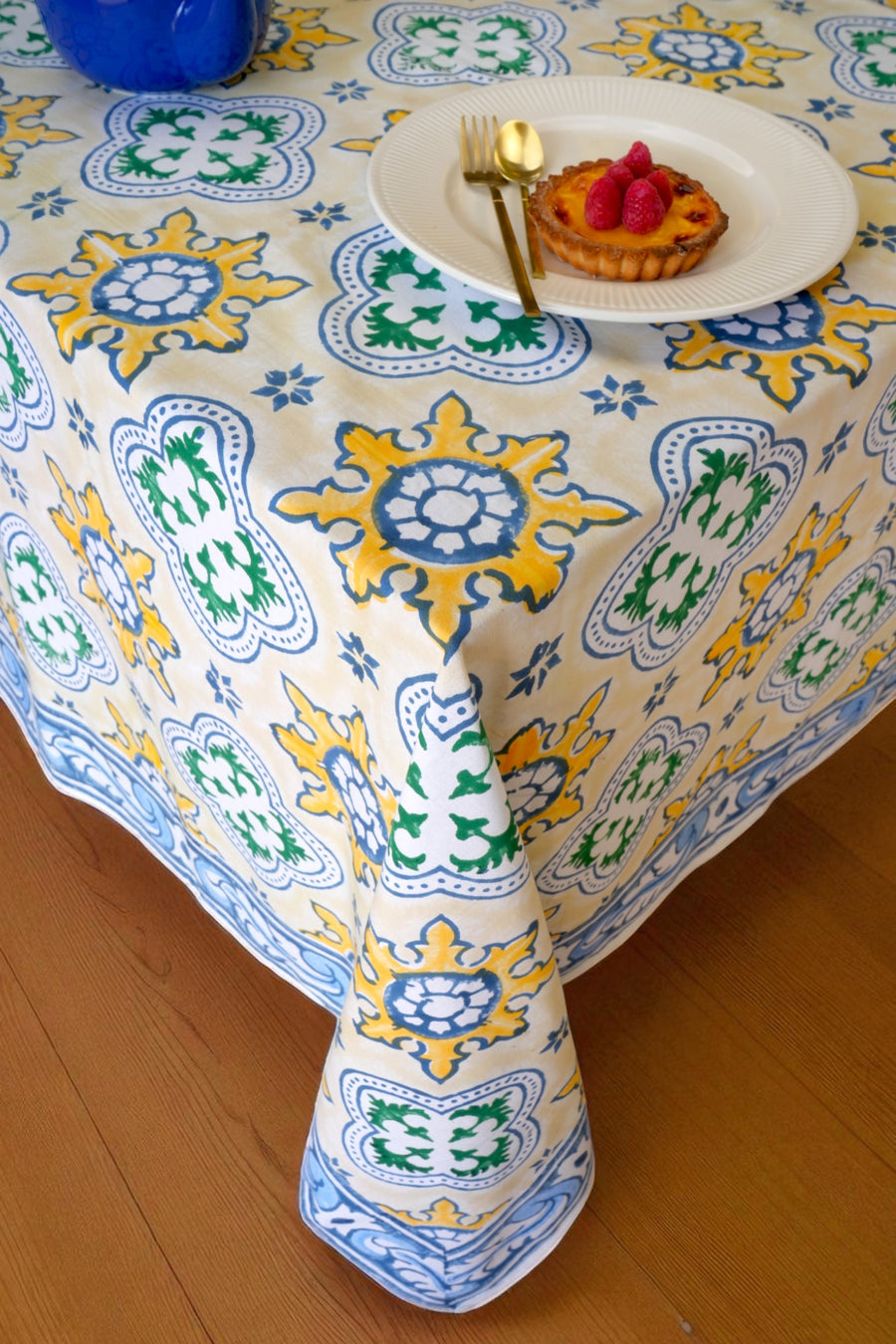 Alfama's Memory Tablecloth